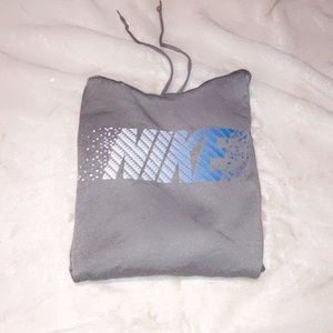 Women’s Large Nike Therma-Fit Sweatshirt